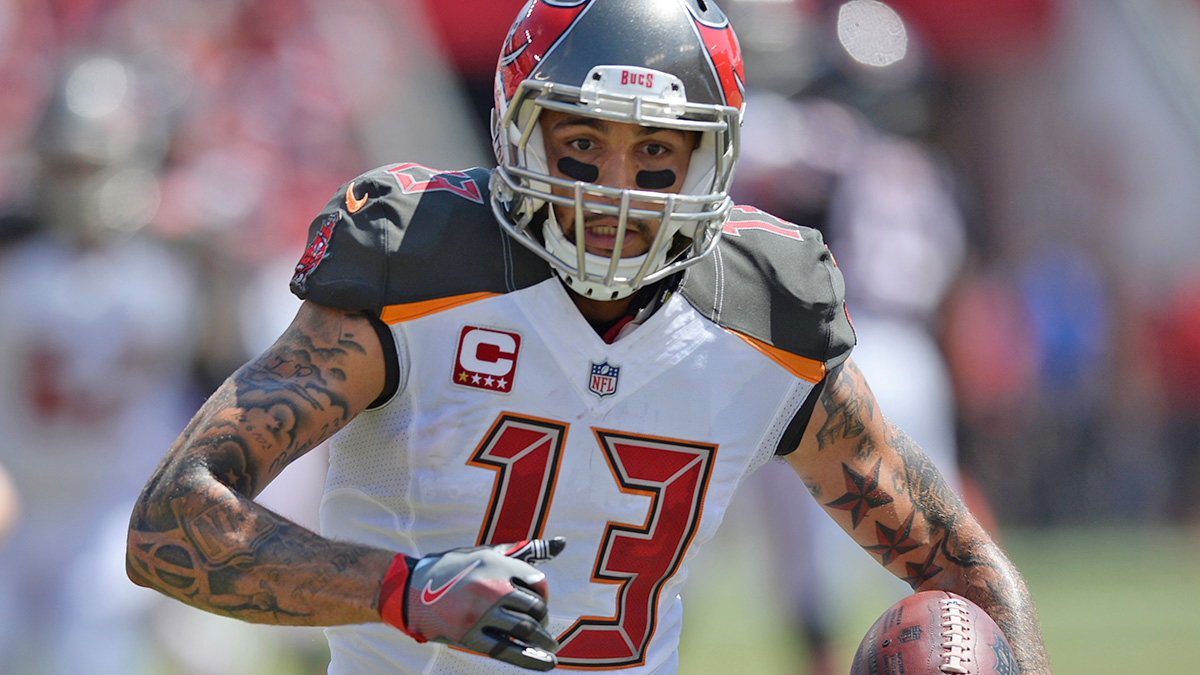 Wide receiver Mike Evans scored 22.3 points to help lead the Nagasaki Kamikazes to a victory over the Greenland Monsters.