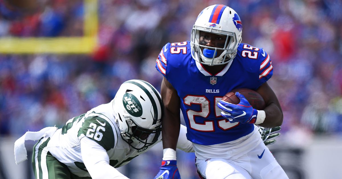 The Russia Renegades defeated the Nagasaki Kamikazes in Week 1 behind 25.3 points from RB LeSean McCoy.