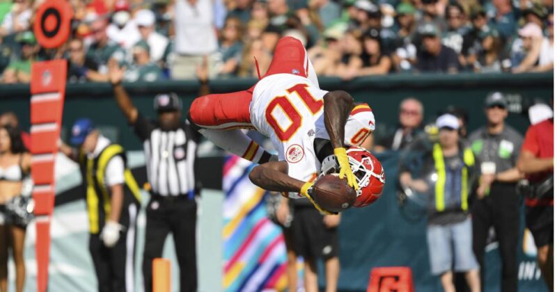WR Tyreek Hill tallied 55.1 points in Bangkok's huge victory.