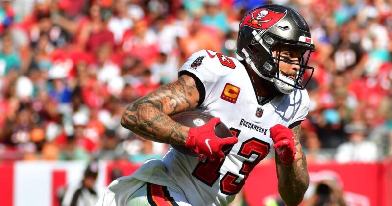 WR Mike Evans lit up the scoreboard for 36.6 points in Jamaica's win.